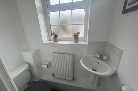 Cloakroom/wc