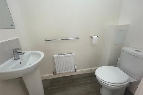 Cloakroom/wc