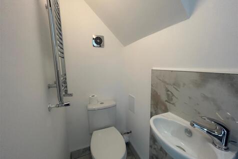 Cloakroom/wc