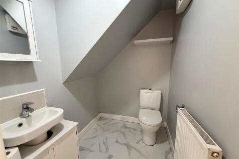 Cloakroom/wc