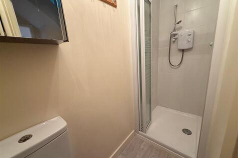 Cloakroom/wc