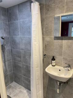 Cloakroom/wc