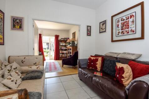 Dining House to rent