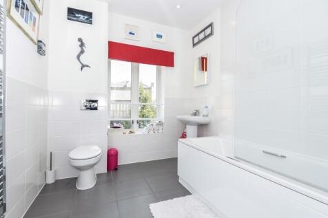 Bathroom House to re