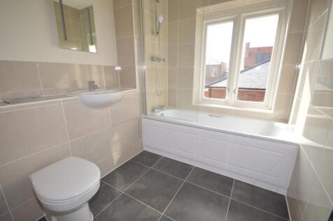 Bathroom House to re