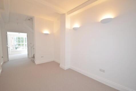 Hallway Flat to rent