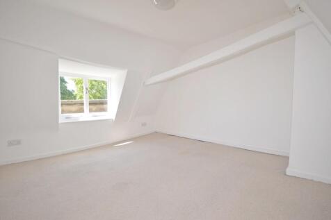 Bedroom Flat to rent