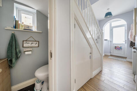 1360534-10-68e532...