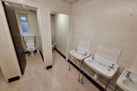 First Floor Bathroom