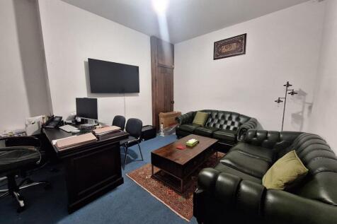 Ground Floor Middle Office Room