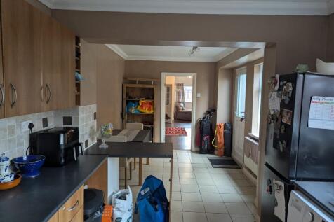 Kitchen / Dining