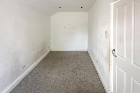 Reception/Bedroom 4