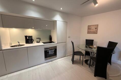 Living Room/Kitchen