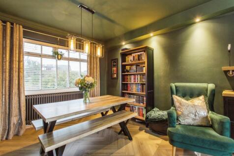 Lounge/Dining Room