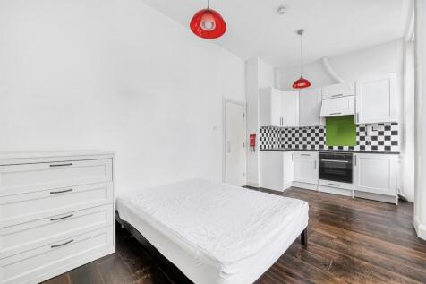 Bedroom/Kitchen