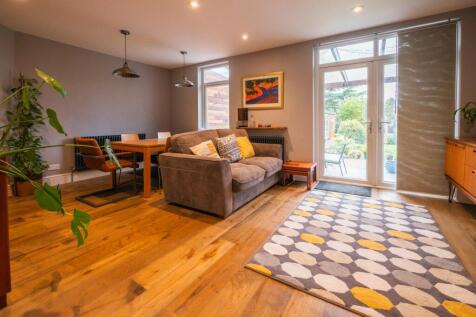 Lounge/Dining Room 2