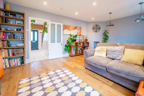 Lounge/Dining Room 3