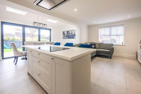 Kitchen / Lounge / Diner / Family Room