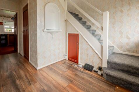 Entrance Hall/Stairs