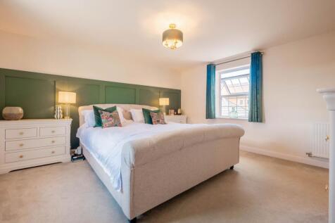 Main Bedroom 1