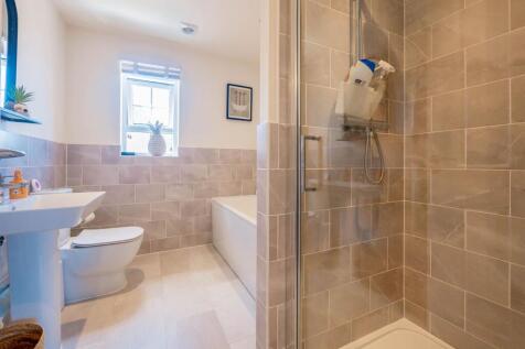 Family Bath &amp; Shower Room