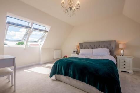 Top Floor Bedroom 5 Suite