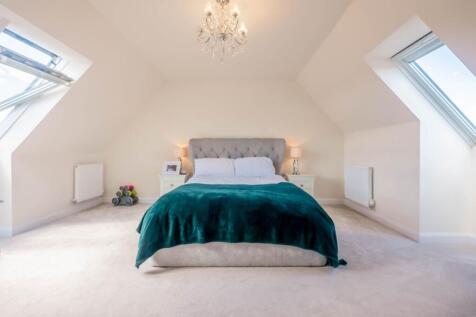Top Floor Bedroom 5 Suite