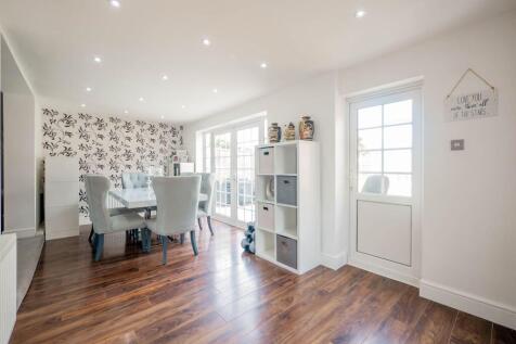 Breakfast/Dining Area