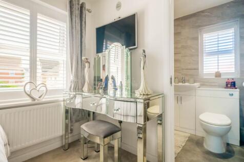 Bedroom 1 into En-suite