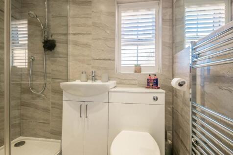 En-suite Shower