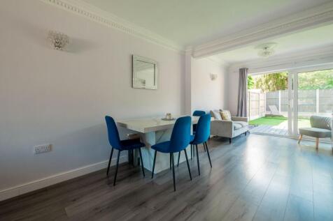 Living Room/Dining Room