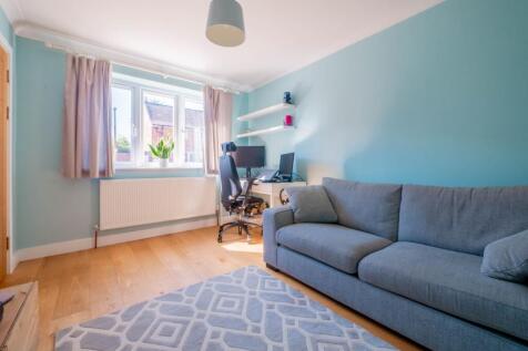 Play Room/Office/2nd Reception