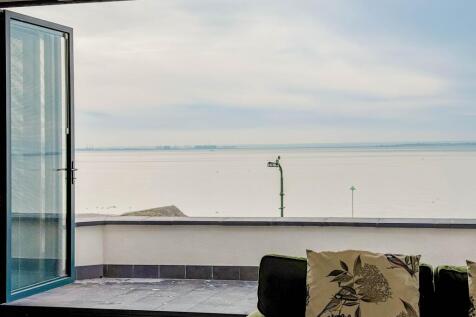 Lounge/balcony