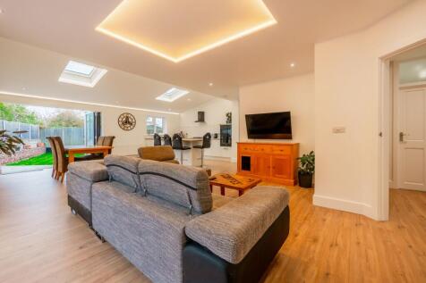 Lounge/Dining/Kitchen c