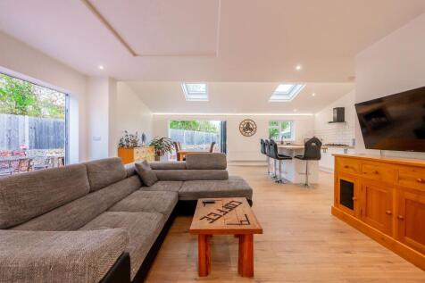 Lounge/Dining/Kitchen a