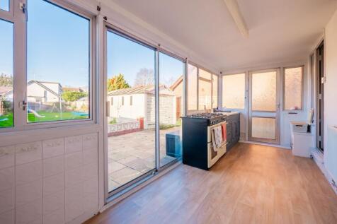 KITCHEN/ BREAKFAST ROOM
