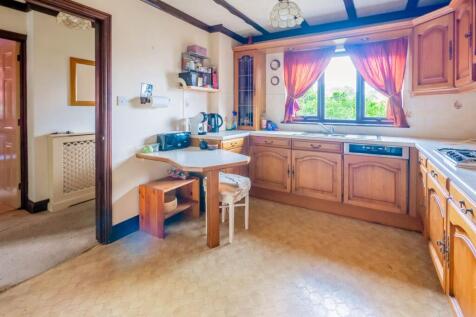 Fitted Kitchen/Breakfast Room