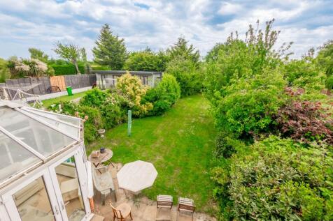 Rear Garden Irregular shaped approx 85&#39; (25.91m)