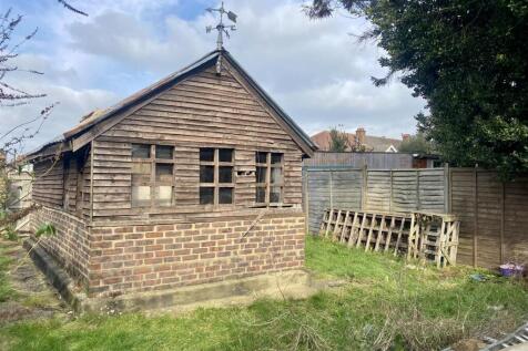 Back of garage- town cross avenue.jpg