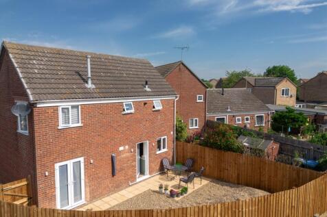 20250701110023 - DJI_0615 - 8 Burnham Close, Triml