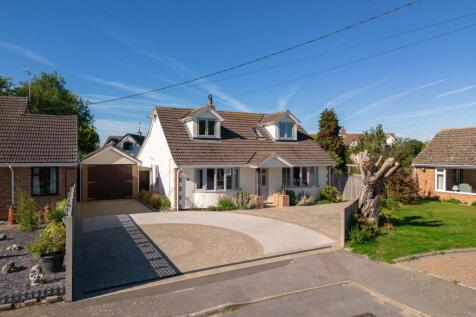 20250929095815 - DJI_0823 - 9 Oakdene, Kirton, IP1