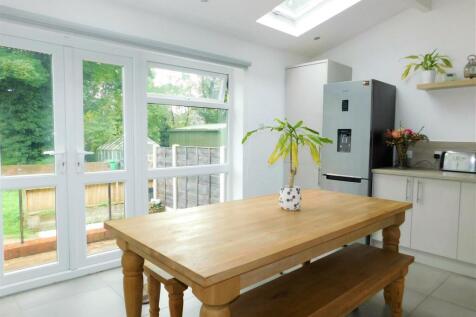 Sitting Area/Breakfast Room