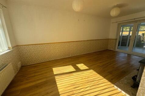 Living room 2.jpg
