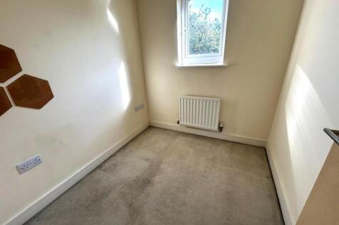 Bedroom 4.jpg