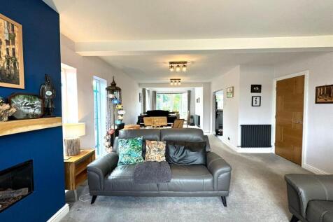 Living room / dinning room , open plan