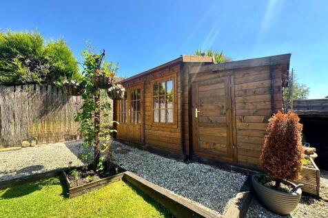 SUMMER HOUSE