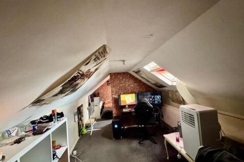 LOFT ROOM