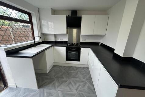 Kitchen 2.jpg