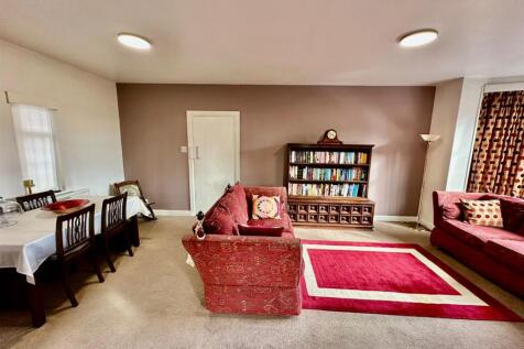 WhatsApp Image 2025-10-06 at 12.02.36_c029e0b9.jpg