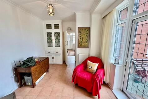 WhatsApp Image 2025-10-06 at 12.02.38_85025051.jpg